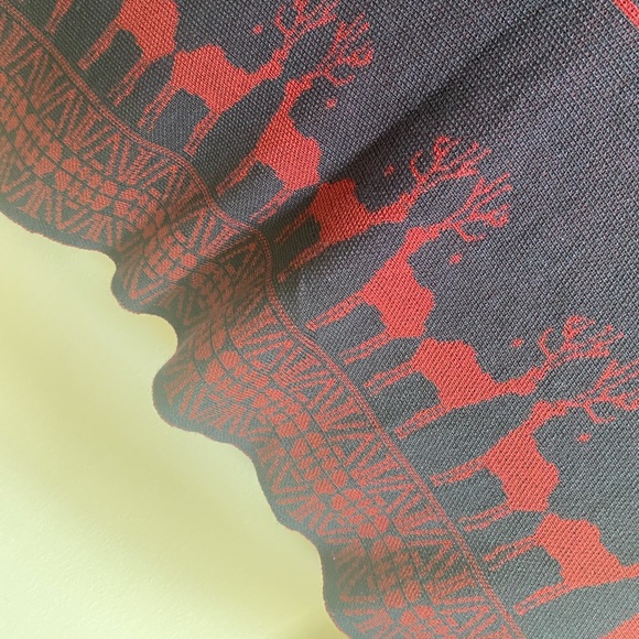 Navy blue and Maroon Cardigan - Picture 2 of 6